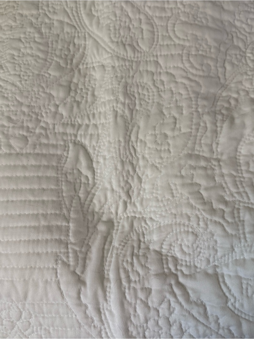 White Quilted Coverlet Classic All-Over Stitch Full size with 2 standard shams